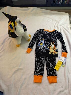 2 pair Bluey kids Halloween pajamas size 4 and unicorn witch